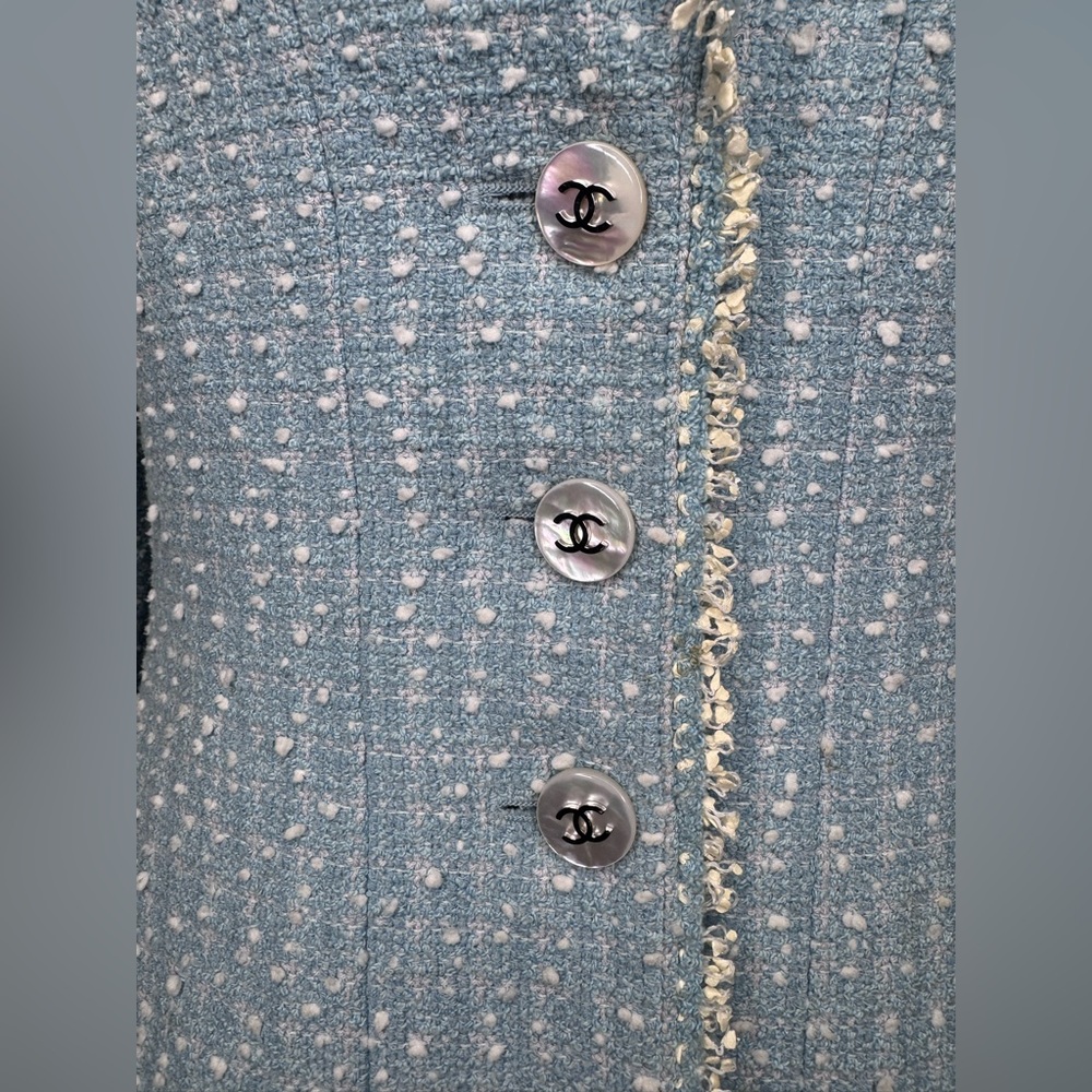 Chanel 1997 Blue White Princess Diana Tweed Suit. - Picture 8 of 16